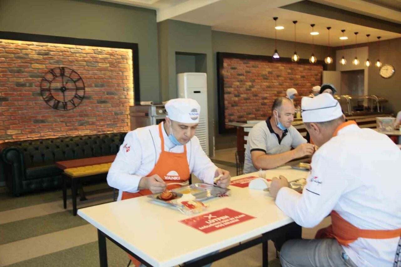 Son günlerde Türkiye'de yaşanan gıda zehirlenmeleri, toplu yemek hizmetinin toplumsal