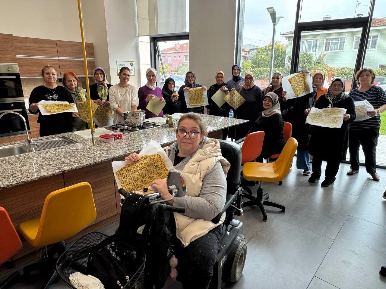 Sakarya Büyükşehir Belediyesi, engelli bireylerin ailelerine yönelik bir atölye düzenleyerek