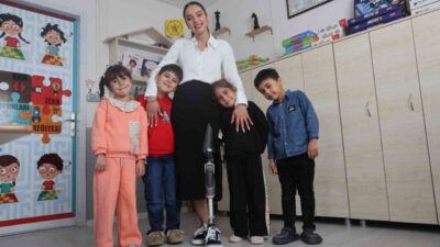 Hatay'daki depremde babasını kaybeden Sena Alkan, 46 saat enkaz altında