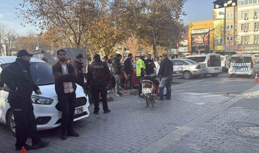 Tokat'ın Erbaa ilçesinde gerçekleştirilen trafik denetiminde, sahte plaka takılı motosiklet