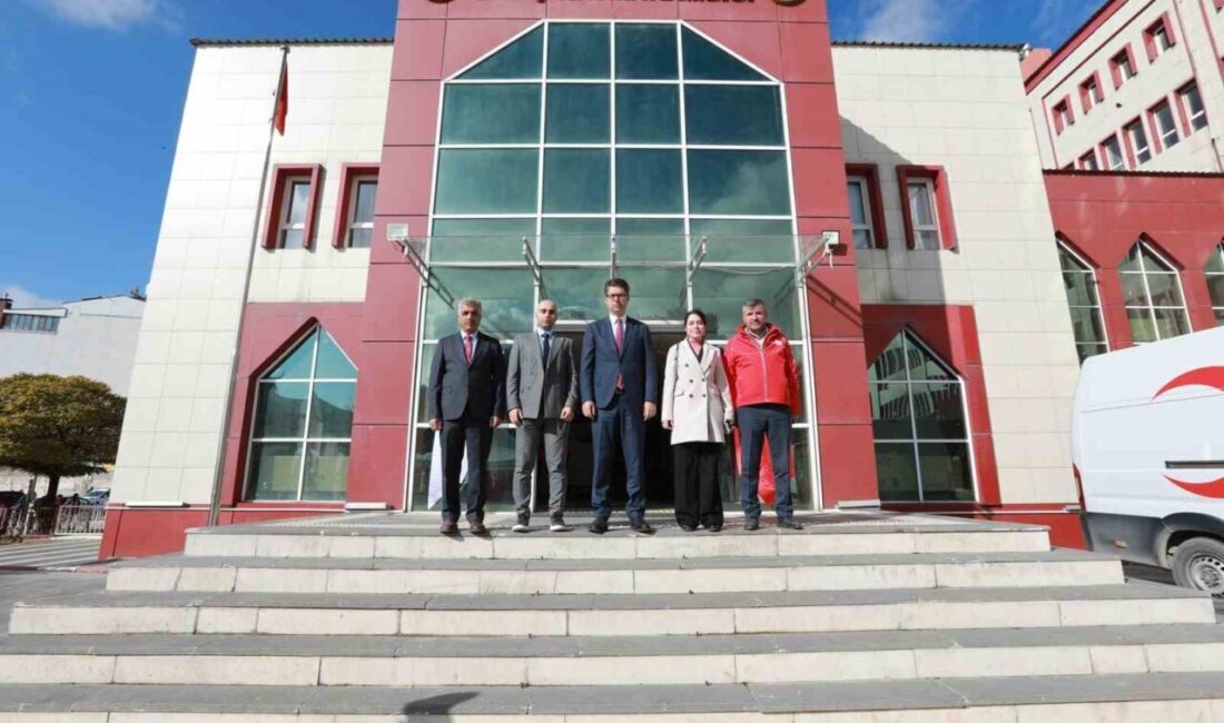 Erciş’te Kan Bağışı Seferberliği: “Hedef 1918 Ünite Kan, Sen de Bir Cana Umut Ol” Kampanyası Başlatıldı Van'ın Erciş ilçesinde "Hedef 1918 Ünite Kan, Sen de Bir