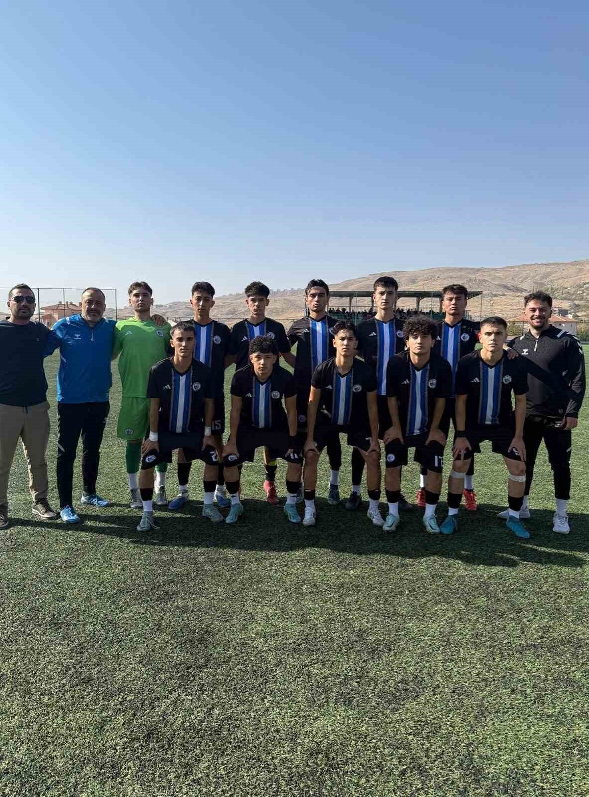 Kayseri U18 Ligi C Grubu'nda Erciyes 38 FK, lider Kayseri