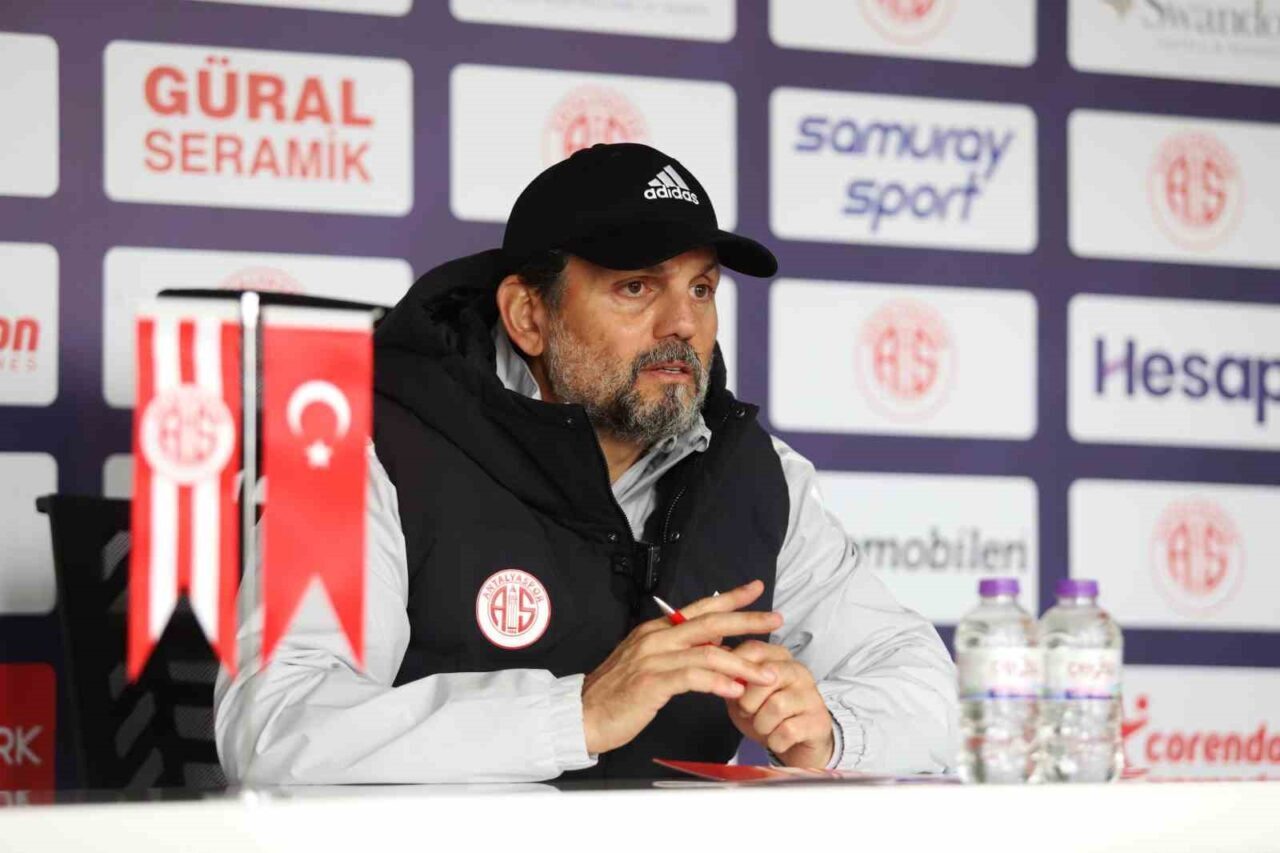 Antalyaspor Teknik Direktörü Erol Bulut, Göztepe maçı öncesinde takımdaki eksikleri