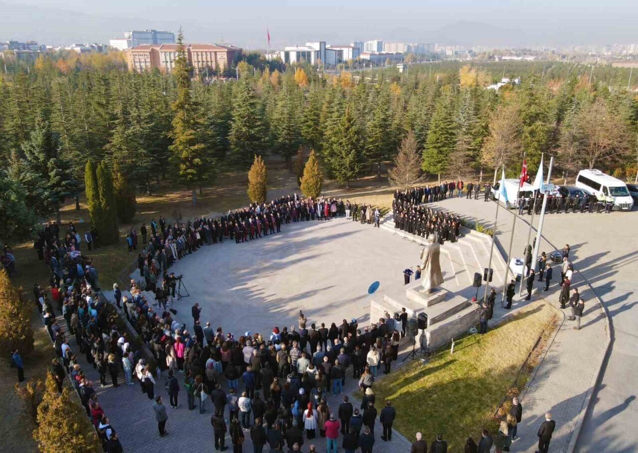 Gazi Mustafa Kemal Atatürk, vefatının 87. yıl dönümünde Erciyes Üniversitesi'nde