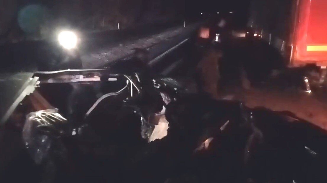 Erzincan-Erzurum Karayolunda Jandarma Personelinin Aracının Tıra Çarpması Sonucu Yaralı Kurtuluş