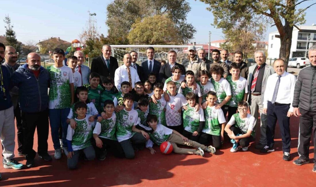 Erzincan Valisi Hamza Aydoğdu, Kauçuk Zemin Projesi kapsamında Müşir Zeki