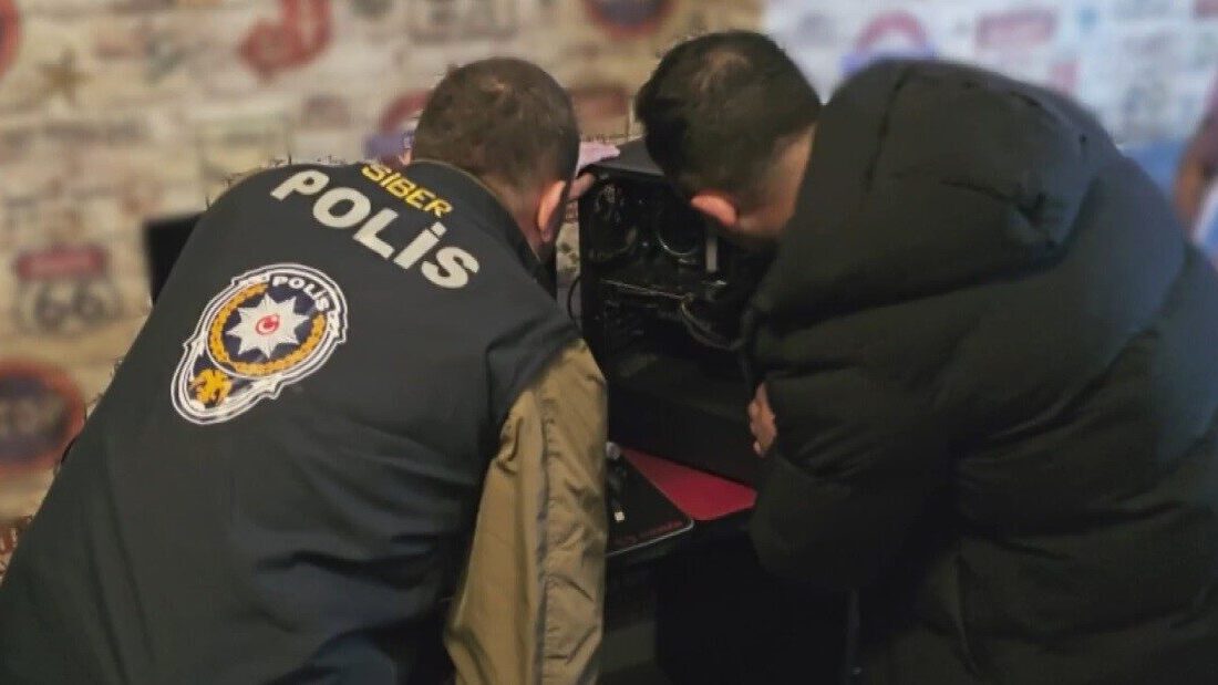 Erzincan’da Dolandırıcılık Olaylarına İlişkin 4 Şüpheli Gözaltına Alındı, 1’i Tutuklandı Erzincan'da Siber Suçlarla Mücadele Şube Müdürlüğü, 7 nitelikli dolandırıcılık vakasını