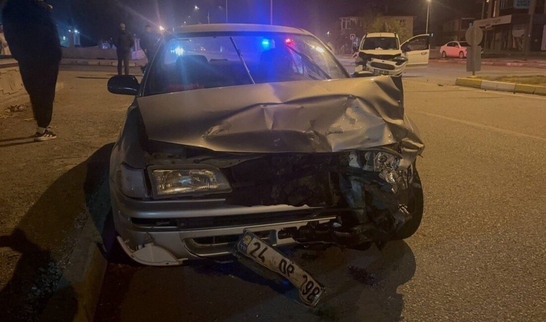 Erzincan'daki Binali Yıldırım Bulvarı'nda meydana gelen trafik kazasında 3 kişi