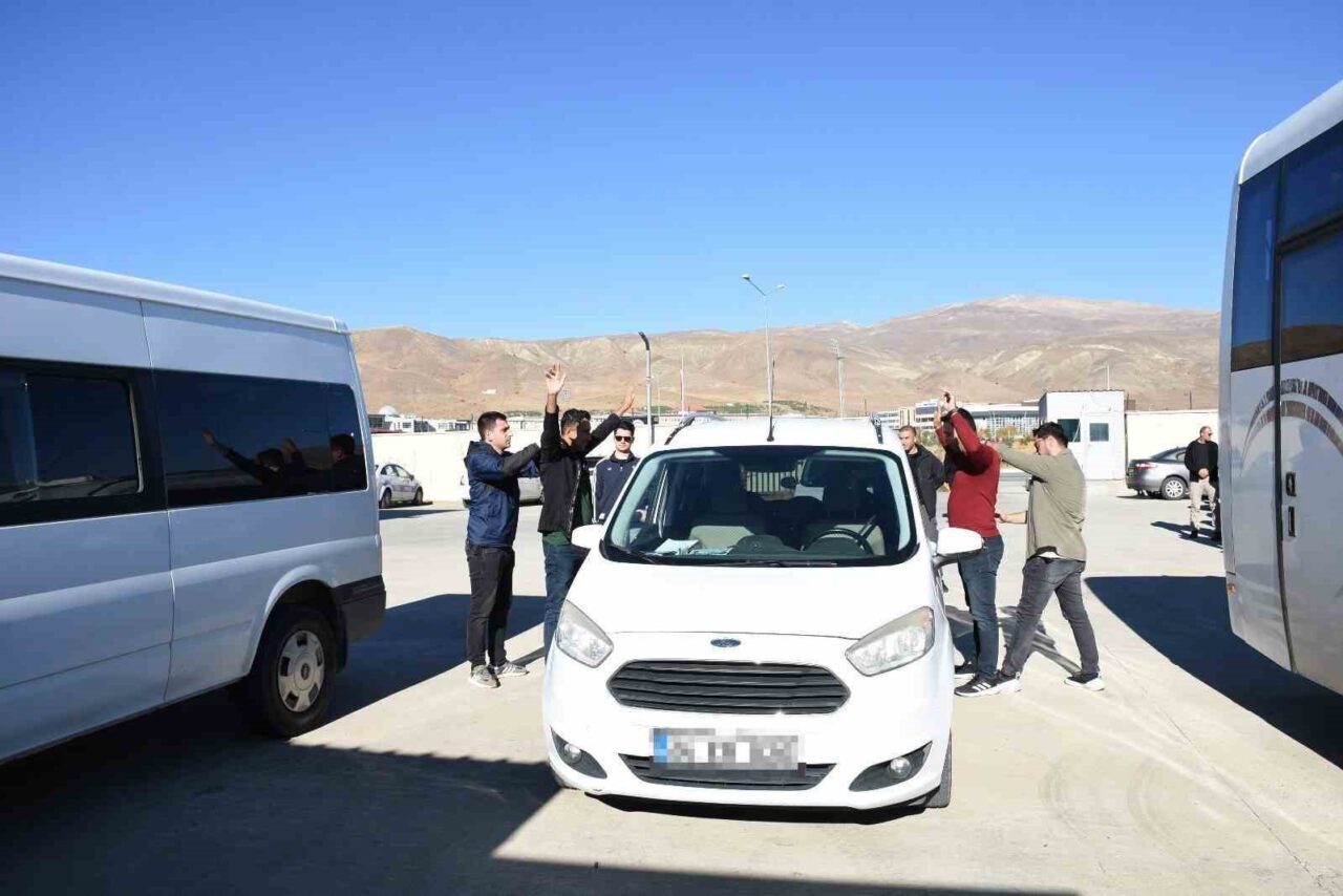 Erzincan İl Emniyet Müdürlüğü, polis ekiplerinin müdahale yeteneklerini geliştirmek amacıyla