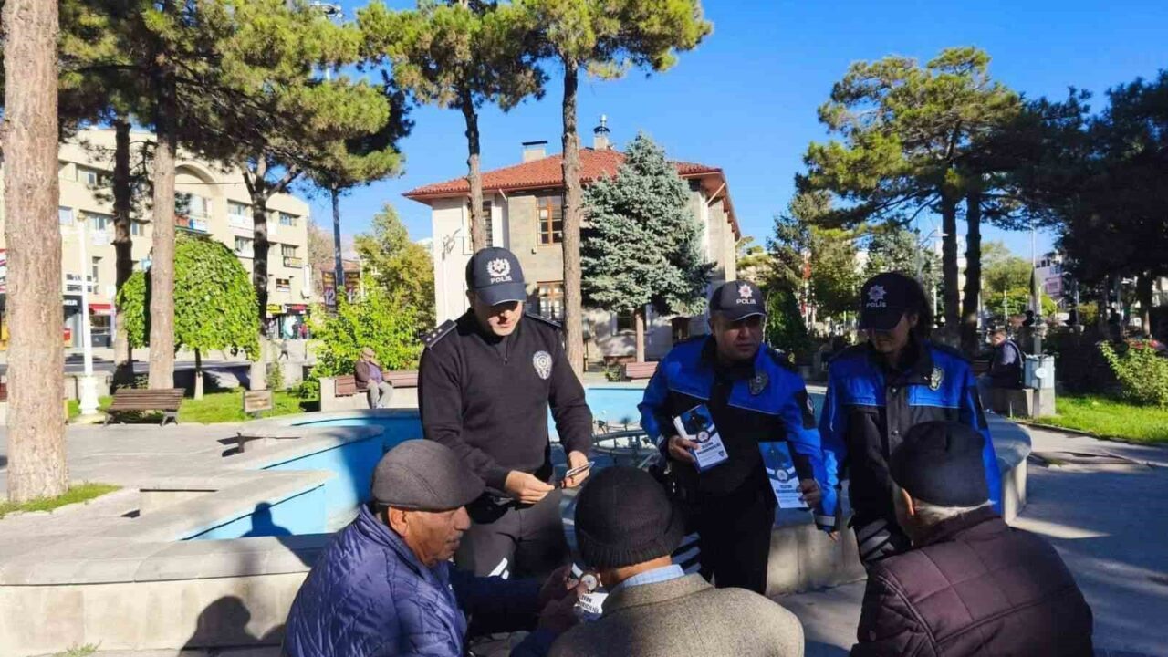 Erzincan İl Emniyet Müdürlüğü, dolandırıcılıkla mücadele amacıyla vatandaşları bilgilendirdi. Ekipler,