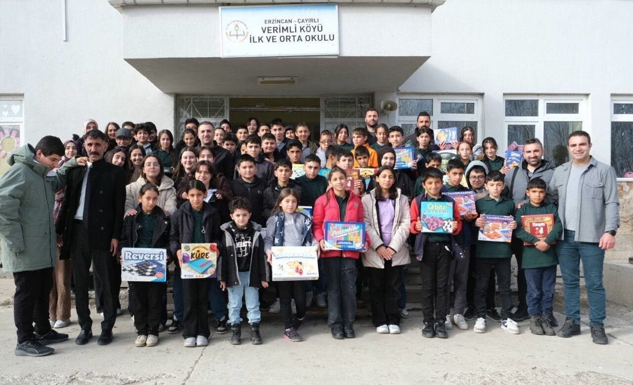 Erzincan Şehit Jandarma Er Fatih Çaybaşı Ortaokulu öğrencileri, "Oyun Arkadaşım