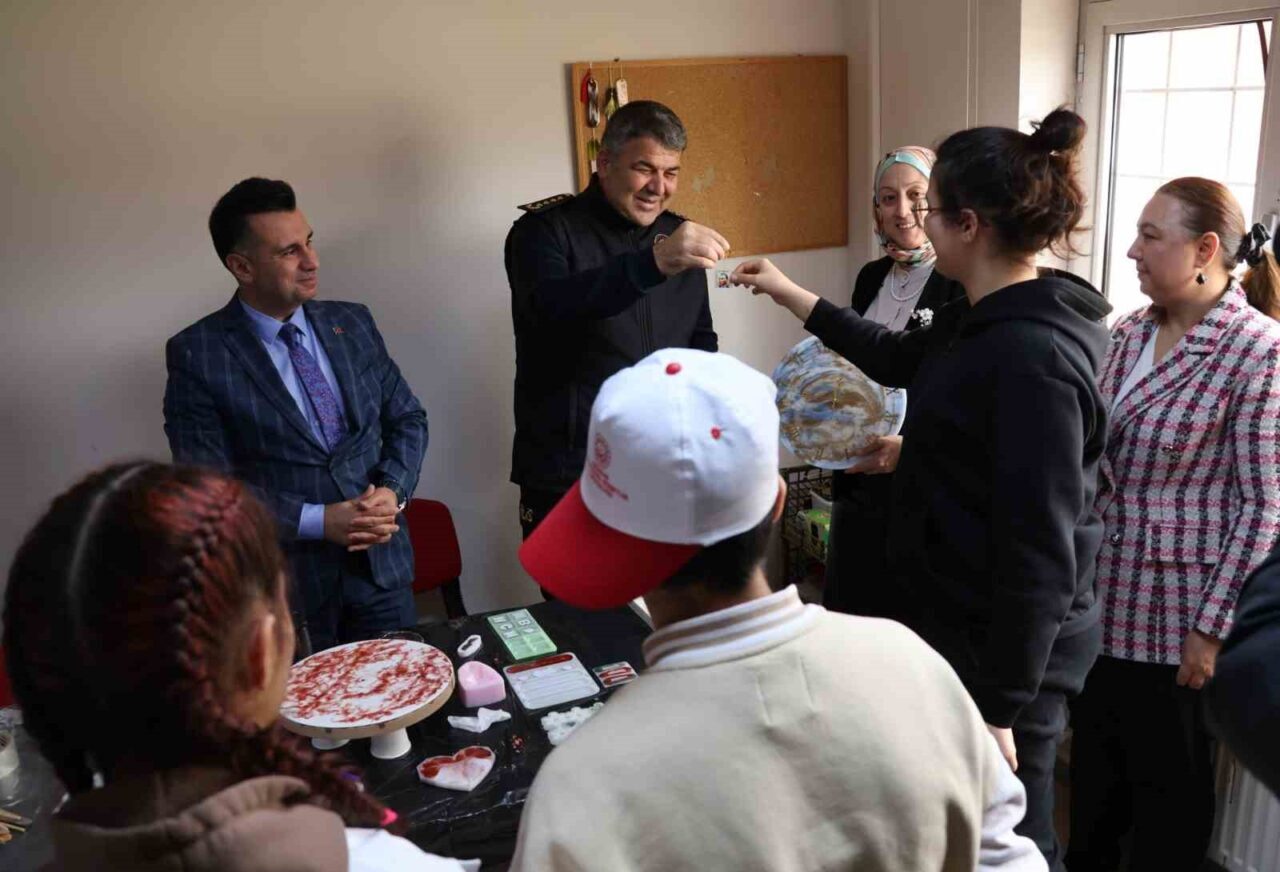 Erzurum Çocuk Evleri Sitesi'nde düzenlenen "İlham Veren Rol Model Çalışması"