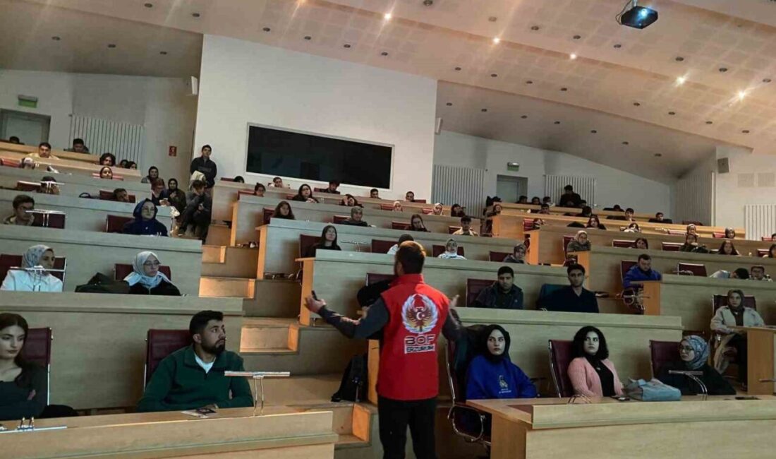 Erzurum Emniyet Müdürlüğü, "Gençlik Güvenli Geleceğe" projesi kapsamında Atatürk Üniversitesi