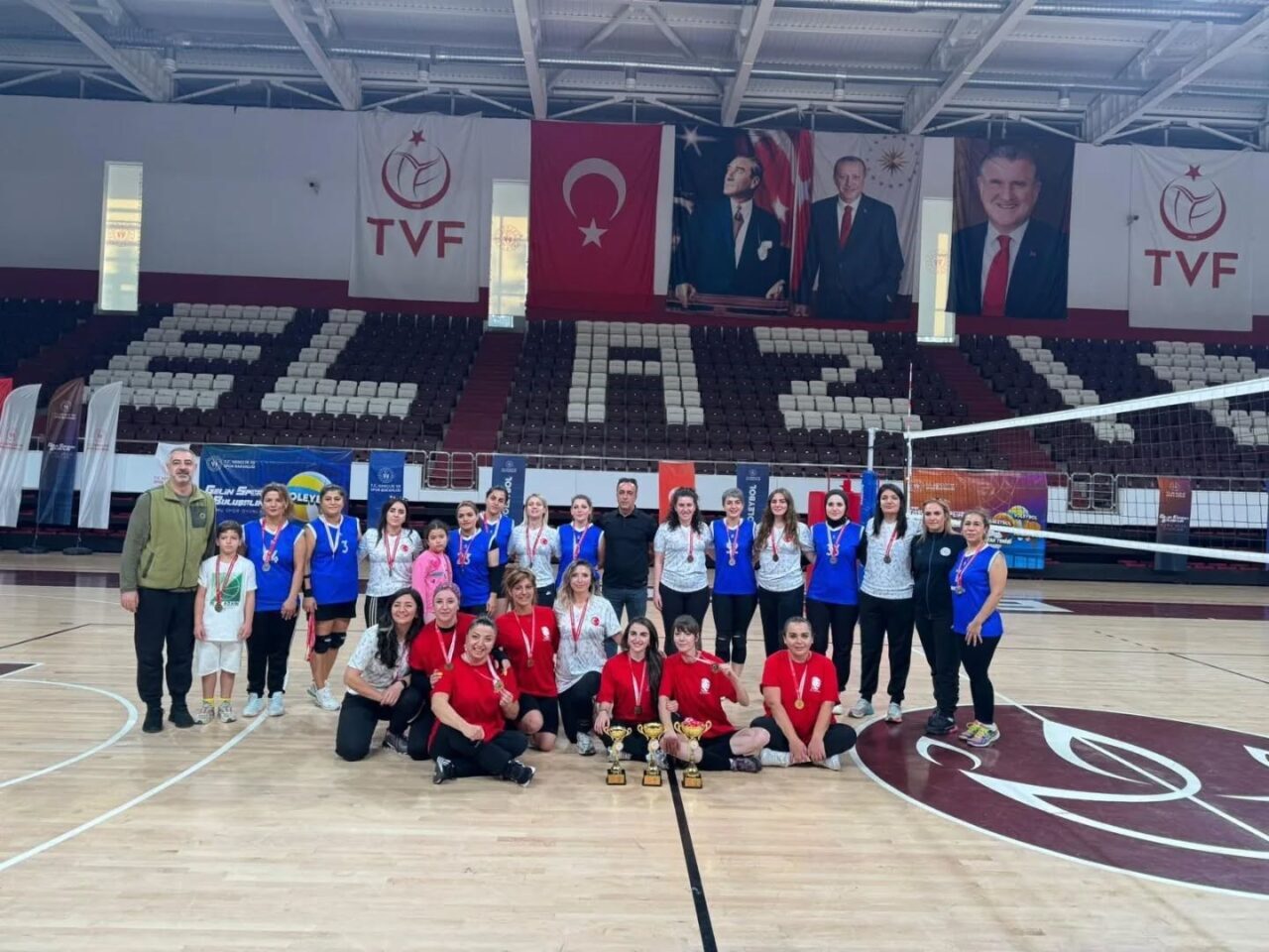 Erzurum Valiliği Kadın Voleybol Takımı, Elazığ'daki 3. Kamu Spor Oyunları'nda