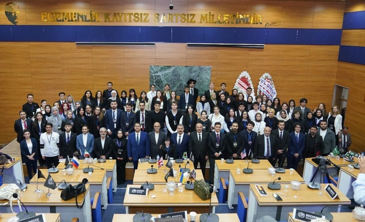 Erzurum'da düzenlenen "Model Birleşmiş Milletler (MUN) Simülasyonu" konferansı, Vali Yardımcısı