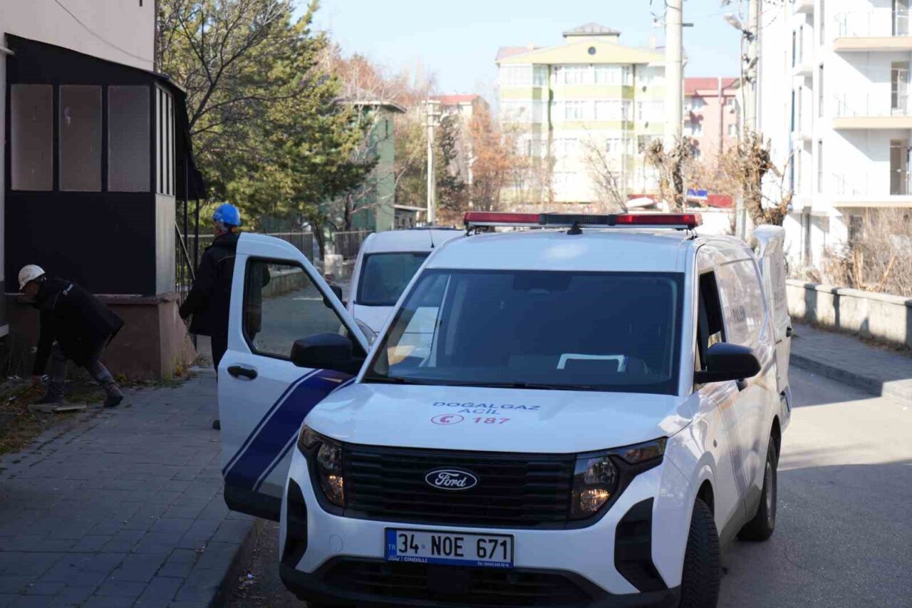 Erzurum'da sabah saatlerinde meydana gelen doğal gaz patlamasında 2 katlı