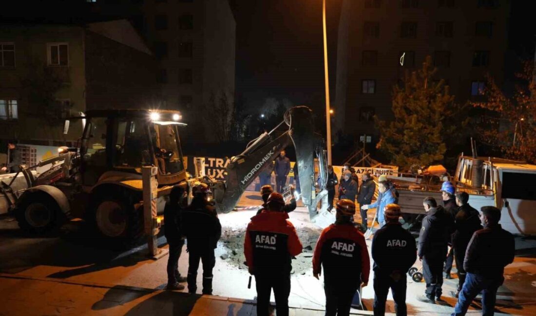 Erzurum’da Doğalgaz Sıkıntısı Devam Ediyor, Ekipler İhbar Üzerine Harekete Geçti Erzurum'da üç gündür süren doğalgaz kesintisi nedeniyle Yakutiye ilçesinde gaz