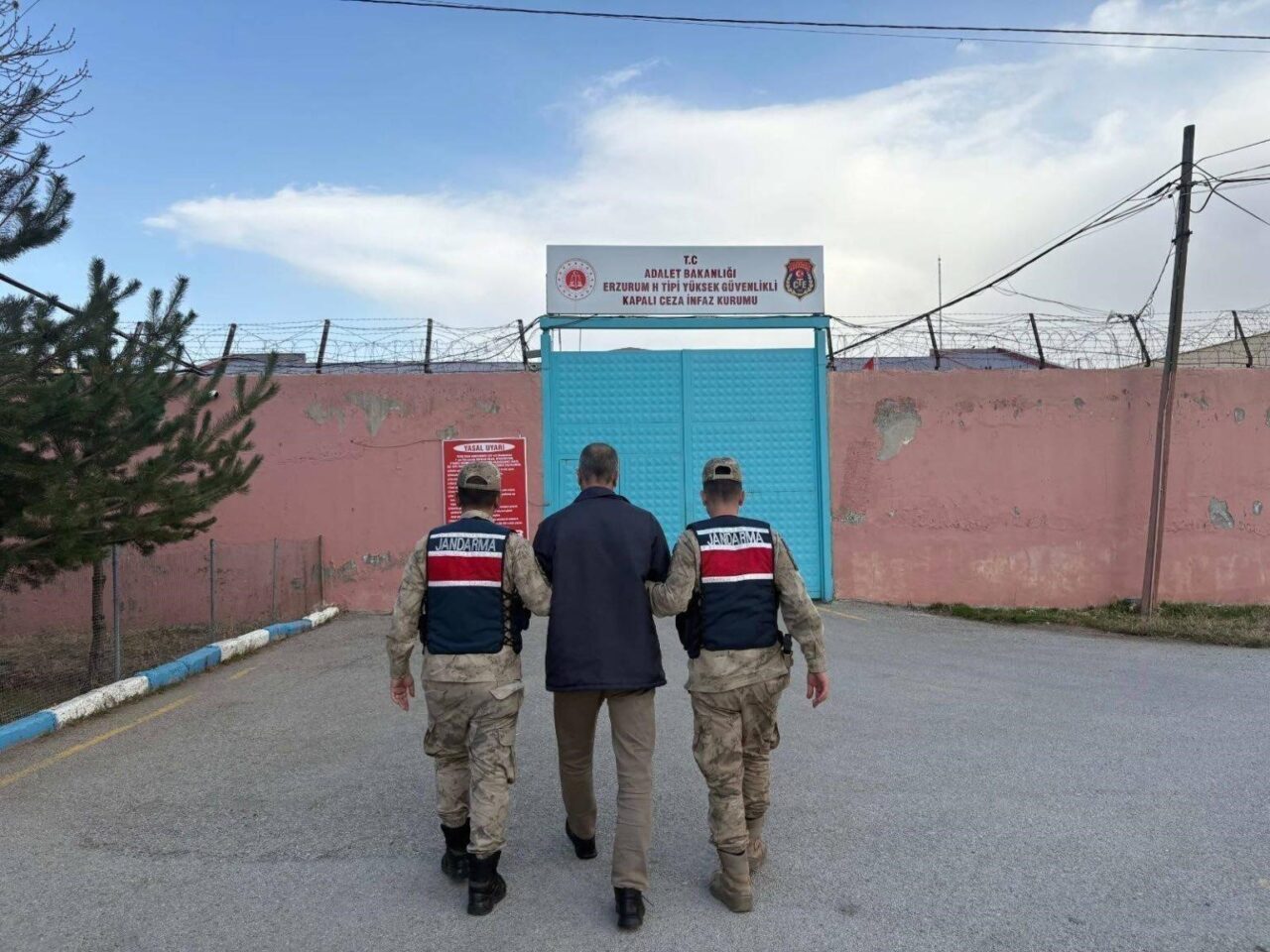 Erzurum'da, konusunda 6 yıl 3 ay hapis cezası verilmiş FETÖ