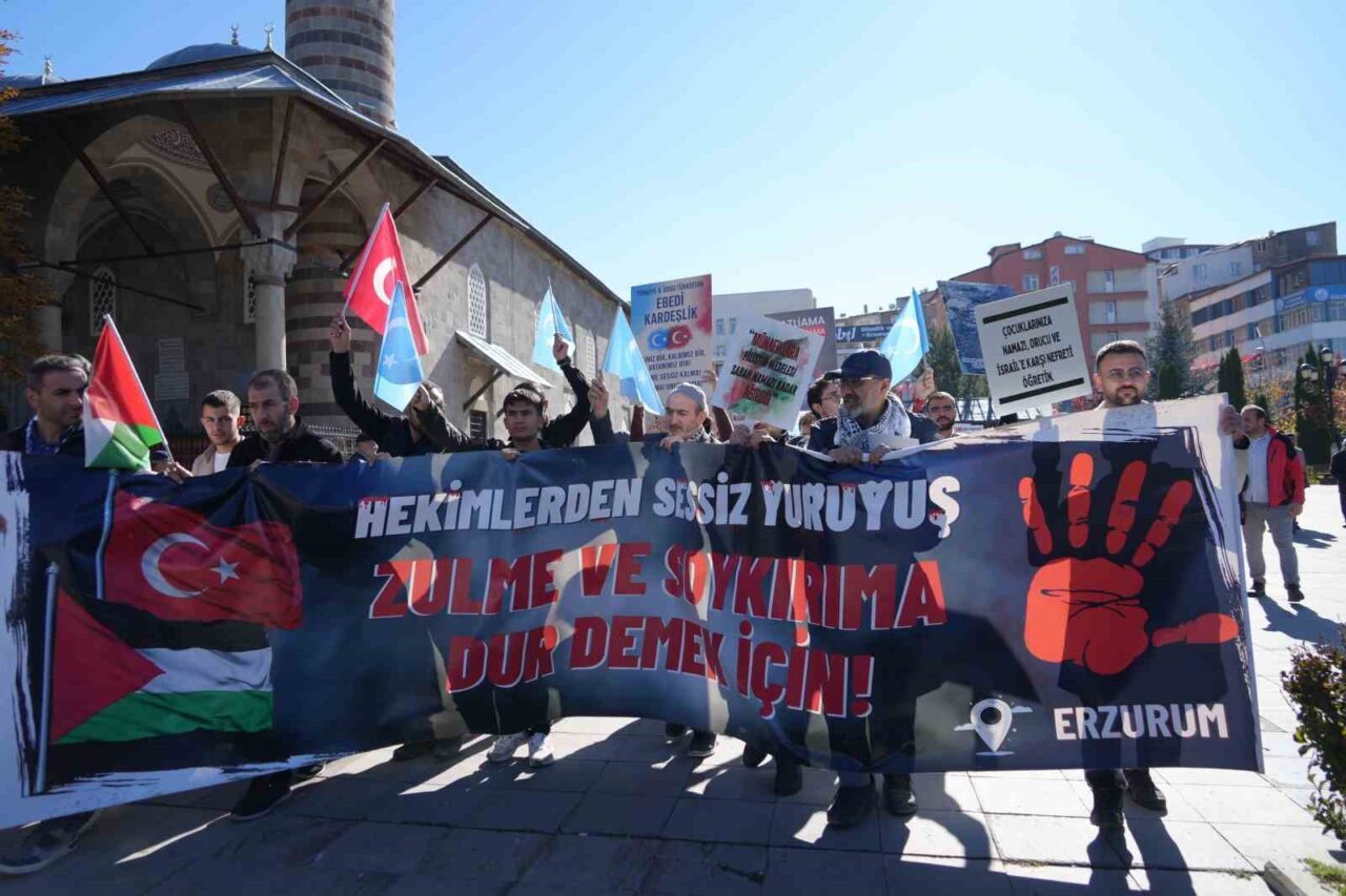 Erzurum'daki hekim ve sağlık çalışanları, 103 haftadır Gazze'deki İsrail saldırılarını