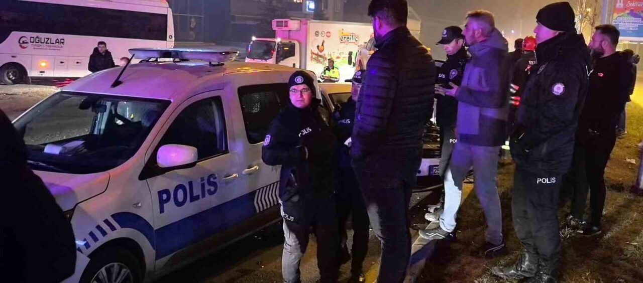 Erzurum’da Dört Araçlı Zincirleme Trafik Kazasında 6 Kişi Yaralandı