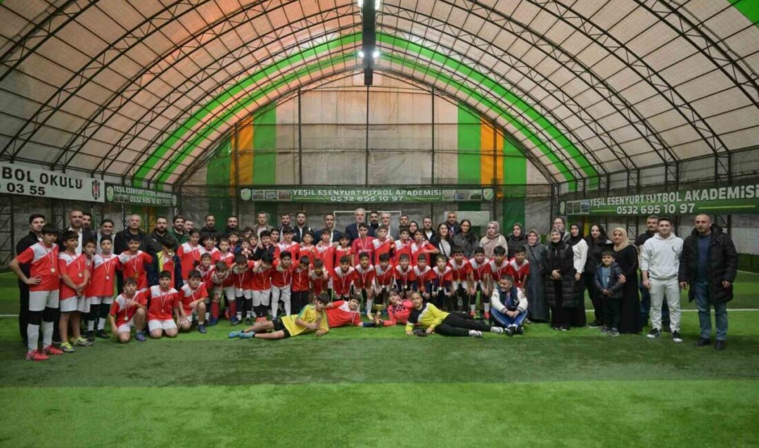Esenyurt’ta Genç Sporcuların Katıldığı Futbol Turnuvasında Şampiyon Recep Tayyip Erdoğan Parkı Futbol Okulu Oldu Esenyurt Belediyesi’nin düzenlediği futbol turnuvasında, 7-14 yaş arasındaki 8 takımın