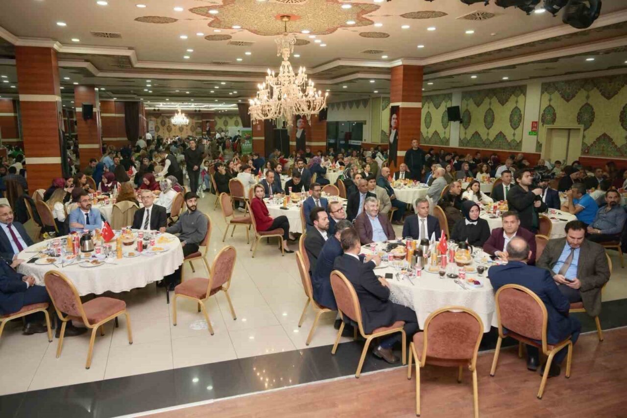 Esenyurt’ta 24 Kasım Öğretmenler Günü Kutlaması: Belediyeden Öğretmenlere Özel Yemek Programı