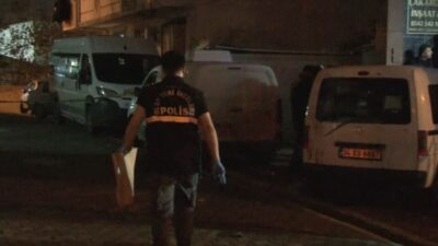 İstanbul Esenyurt’ta, alacak-verecek yüzünden çıkan kavgada 2 kişi silahla, 6