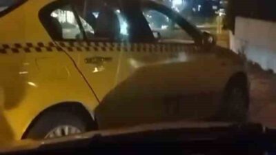 Esenyurt'ta bir taksi sürücüsü, telefonla konuşmak için park ettiği sırada