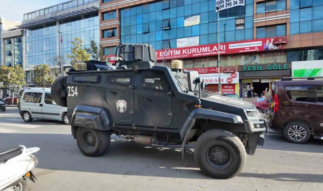 İstanbul'un Esenyurt ilçesinde bir otelin önüne el bombası atıldı. Patlamadan