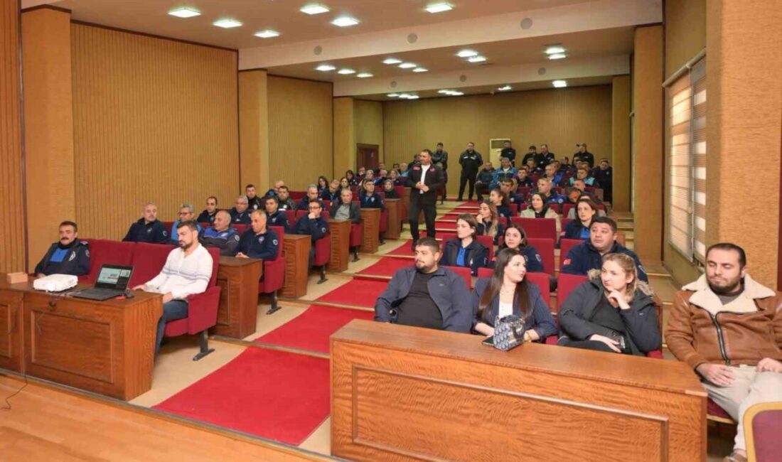 Esenyurt Belediyesi, ESAK ekibi tarafından düzenlenen "Afet Bilinci ve Acil