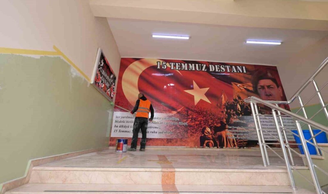 Esenyurt’taki Okullarda Ara Tatilde Bakım ve Onarım Çalışmaları Devam Etti Esenyurt Belediyesi, ilçe okullarında ara tatilde bakım ve onarım çalışmaları