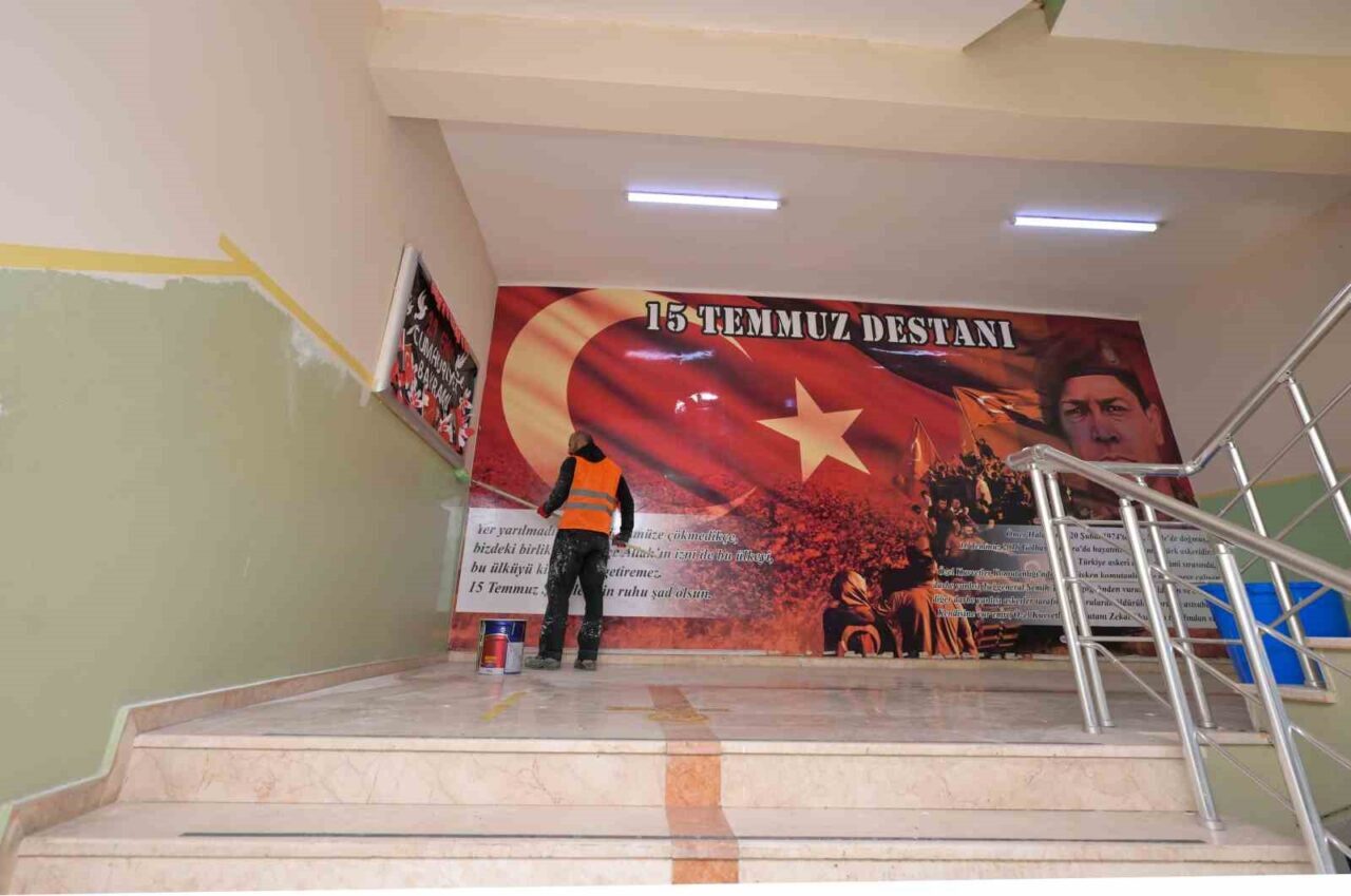 Esenyurt Belediyesi, ilçe okullarında ara tatilde bakım ve onarım çalışmaları