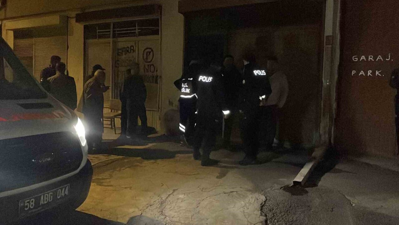 Sivas'ta 76 yaşındaki Mustafa Koç, eşi F.K. tarafından apartmanın garajında