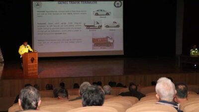 Eskişehir’deki toplantıda, İl Emniyet Müdürlüğü tarafından fahri trafik müfettişlerine Trafik
