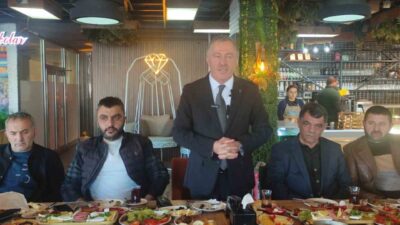 İskender Alihaanoğlu, Ardahan Esnaf ve Sanatkarlar Odası'nın 2026 kongresinde başkan