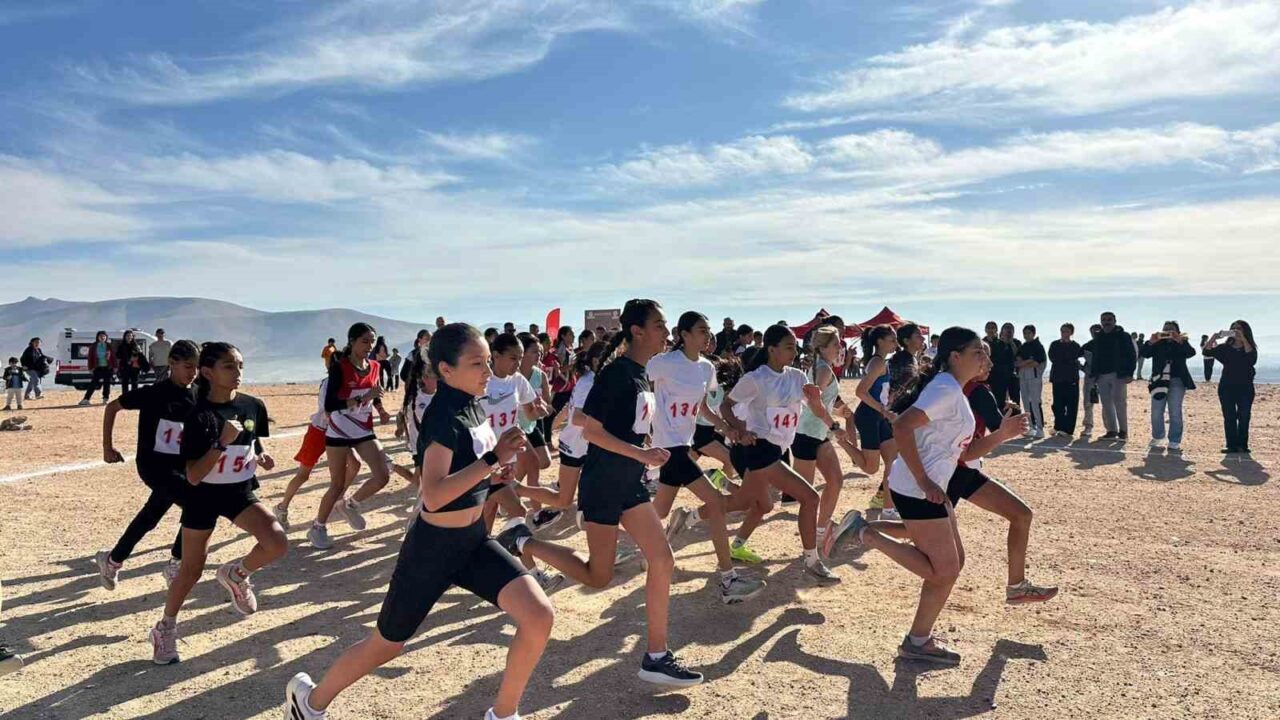 Niğde'de düzenlenen Eşref Aydın Bölgesel Kros Ligi Yarışmaları, 11 ilden