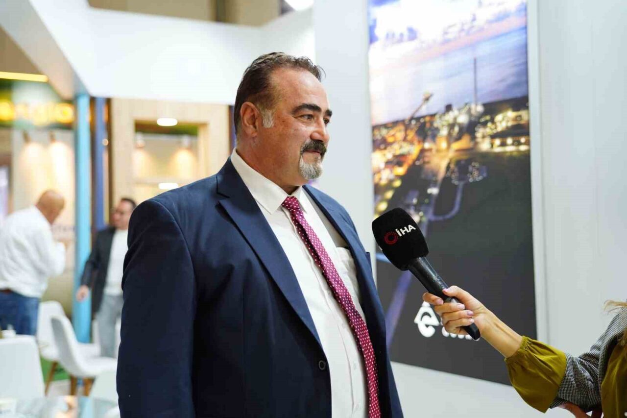 Antalya'da düzenlenen Growtech Tarım Fuarı'na 725 firma katıldı. Eti Gübre,