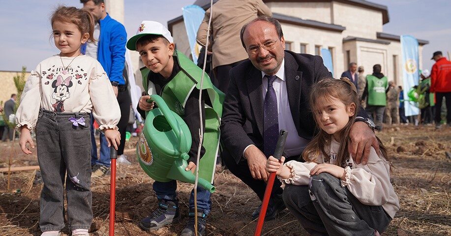 Erzurum Teknik Üniversitesi, Milli Ağaçlandırma Günü’nde Orman Bölge Müdürlüğü ile