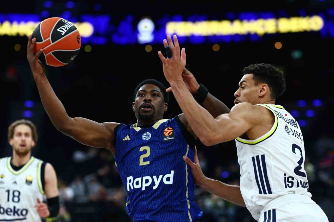 Fenerbahçe Beko, Euroleague'de Maccabi Tel Aviv'i 84-75 yenerek galip geldi.