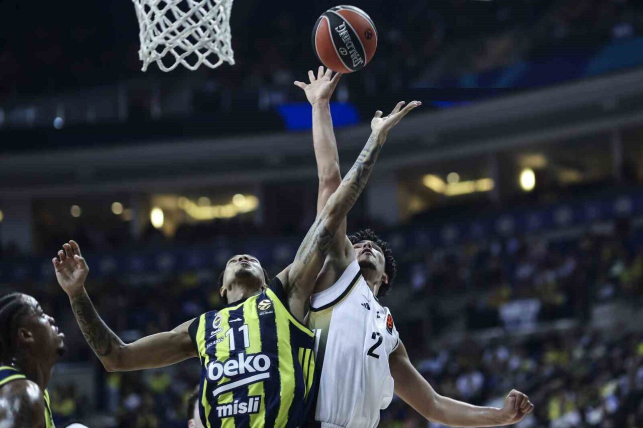 Euroleague'in 9. haftasında Fenerbahçe Beko, ASVEL'i 81-67 yenerek 4. galibiyetini
