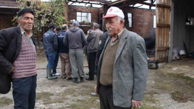 Amasya'nın Kaleköyü'nde 70 yaşındaki çiftçi Mehmet Aslan ve eşi Nurhan