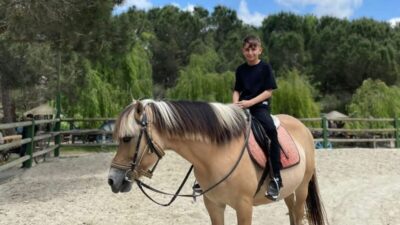 Esenyurt'ta, 13 yaşındaki Eren Yılgın evinde annesi tarafından ölü bulundu.