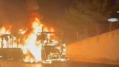 Eyüpsultan Kemerburgaz yolunda bir İETT otobüsünde yangın meydana geldi. Yangın