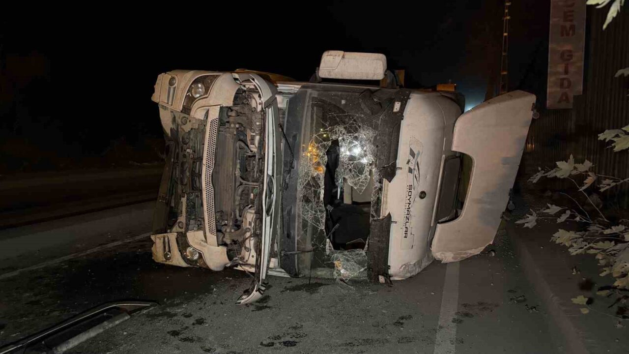 Eyüpsultan'da 21.30 sıralarında Emre T. (35) yönetimindeki hafriyat kamyonu, direksiyon