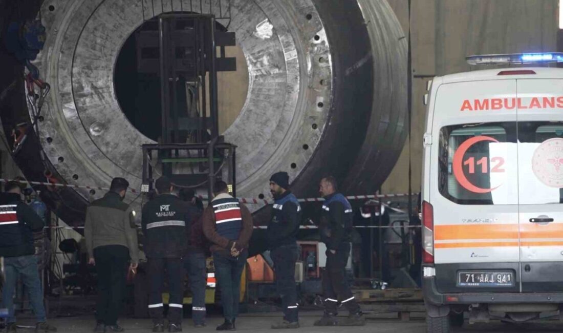 Kırıkkale'nin Yahşihan OSB'deki Mach-Tech fabrikasında, hava kazanı üzerinde çalışma yapan