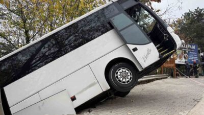 Kocaeli'nin Kartepe ilçesinde park halindeyken hareket eden 34 GIJ 323