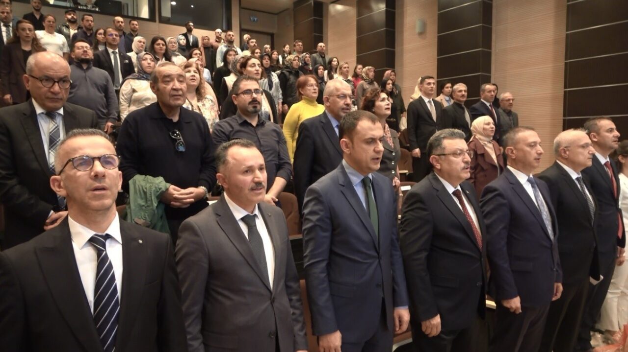 Trabzon'da düzenlenen sempozyumda Bölge Adliye Mahkemesi 3. Daire Başkanı Fatih