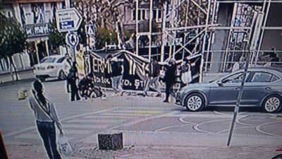 Zonguldak'ın Çaycuma ilçesinde 70 yaşındaki Mehmet Civan, Nihat Kantarcı Caddesi'nde