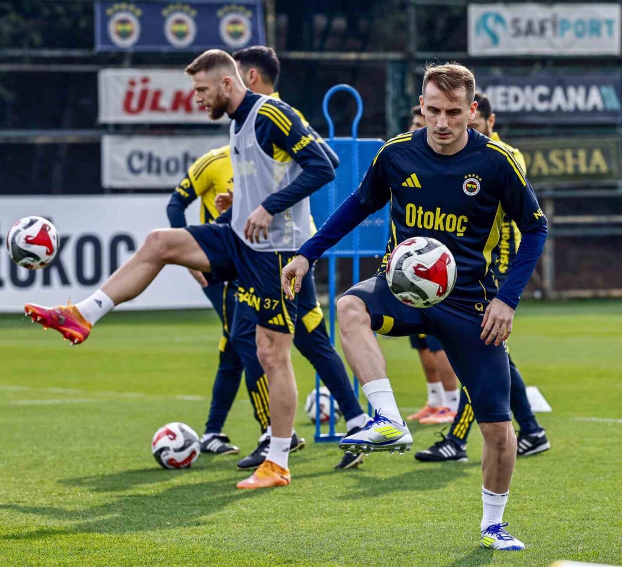 Fenerbahçe, Trendyol Süper Lig'in 13. haftasında Çaykur Rizespor ile oynayacağı