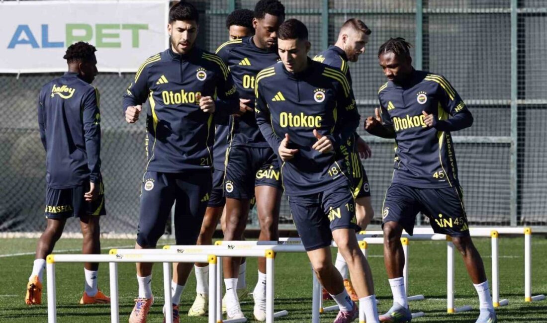 Fenerbahçe, Ferencvaros Maçı İçin Antrenmanlarının 5. Haftasına Devam Ediyor Fenerbahçe, UEFA Avrupa Ligi'nde Ferencvaros ile oynayacağı maç öncesi hazırlıklarına